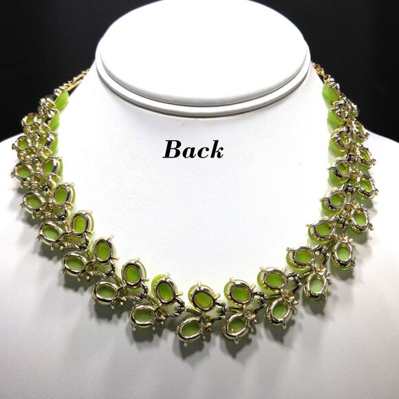Vintage 1950s Lucite Lime Green Choker Necklace Gold Tone Mid Century - Picture 4 of 9